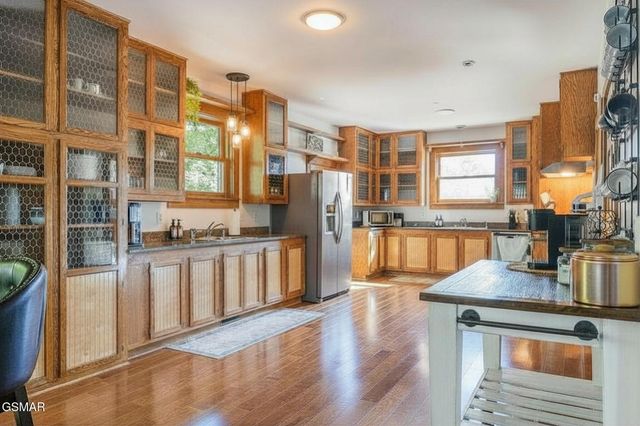 2417 Sylvan Glen Way, Pigeon Forge, TN 37863