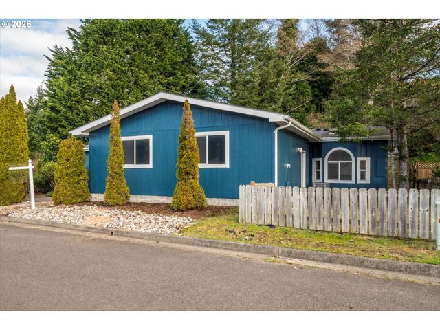 2501 CREEKSIDE Ln, North Bend, OR 97459