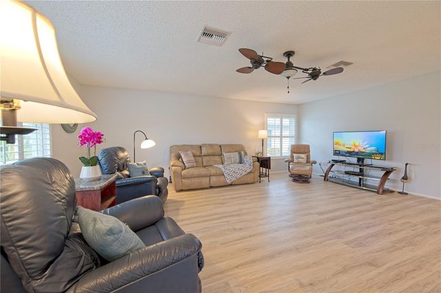 7402 9TH AVENUE W 7402, Bradenton, FL 34209