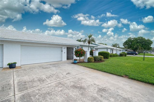 7402 9TH AVENUE W 7402, Bradenton, FL 34209