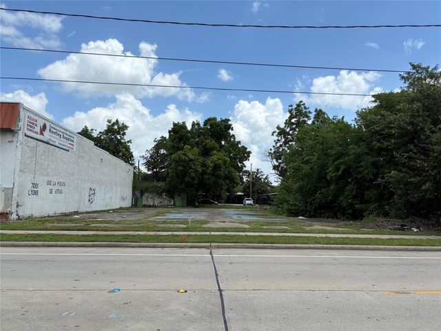 7003 Lyons Avenue, Houston, TX 77020