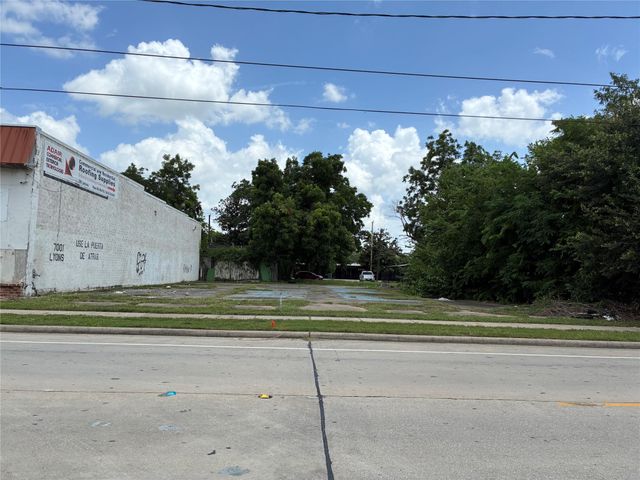 7003 Lyons Avenue, Houston, TX 77020