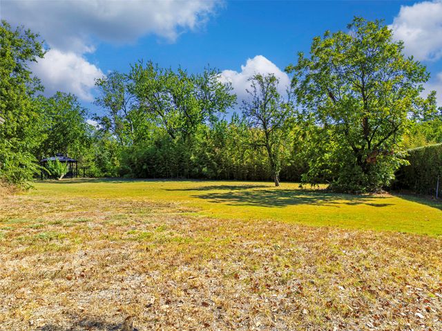 708 W Shore Drive, Richardson, TX 75080