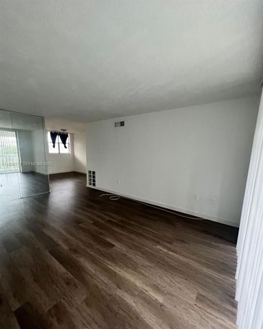 1475 NE 125th Ter 412-A, North Miami, FL 33161
