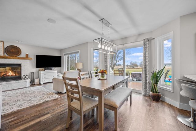 7551 SUNBURST LANE, Neenah, WI 54956