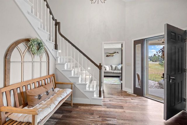 7551 SUNBURST LANE, Neenah, WI 54956