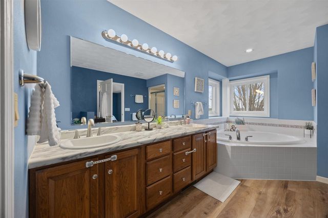 7551 SUNBURST LANE, Neenah, WI 54956