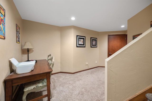 7551 SUNBURST LANE, Neenah, WI 54956