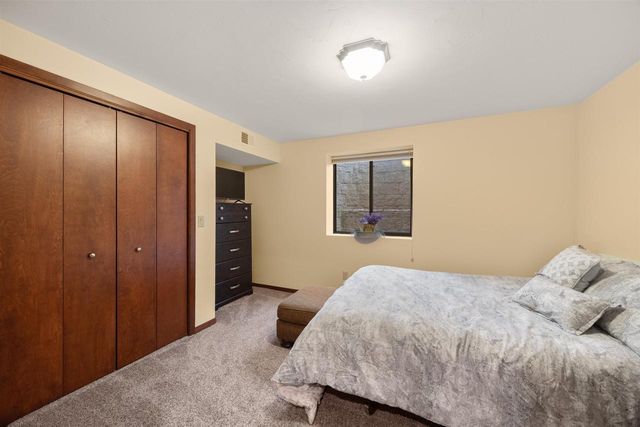 7551 SUNBURST LANE, Neenah, WI 54956