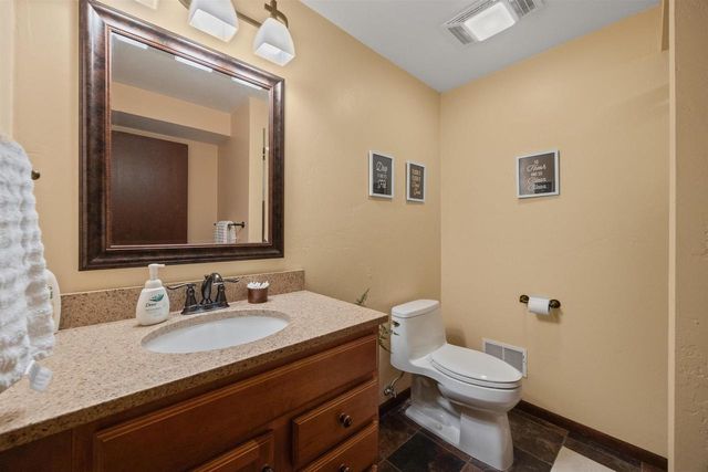 7551 SUNBURST LANE, Neenah, WI 54956