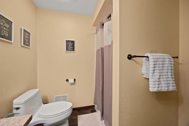 7551 SUNBURST LANE, Neenah, WI 54956