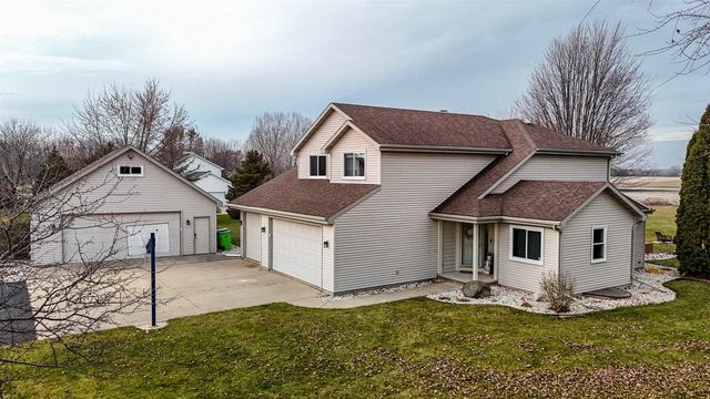 7551 SUNBURST LANE, Neenah, WI 54956