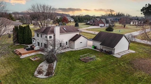 7551 SUNBURST LANE, Neenah, WI 54956