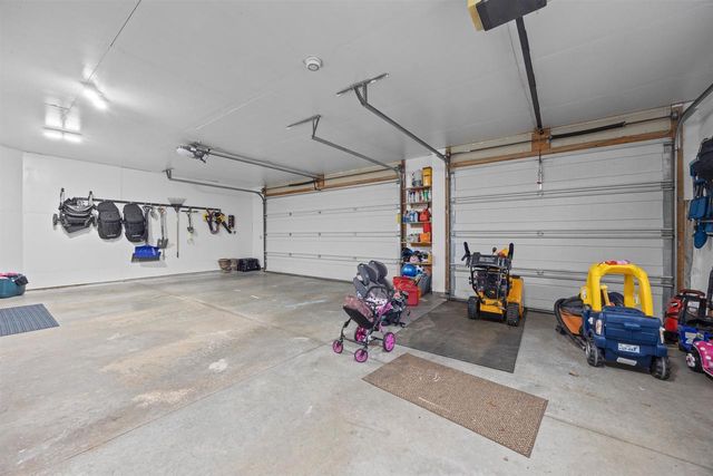 7551 SUNBURST LANE, Neenah, WI 54956