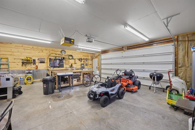 7551 SUNBURST LANE, Neenah, WI 54956