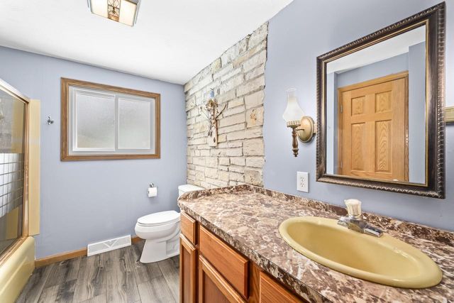 W975 COUNTY ROAD L, East Troy, WI 53120