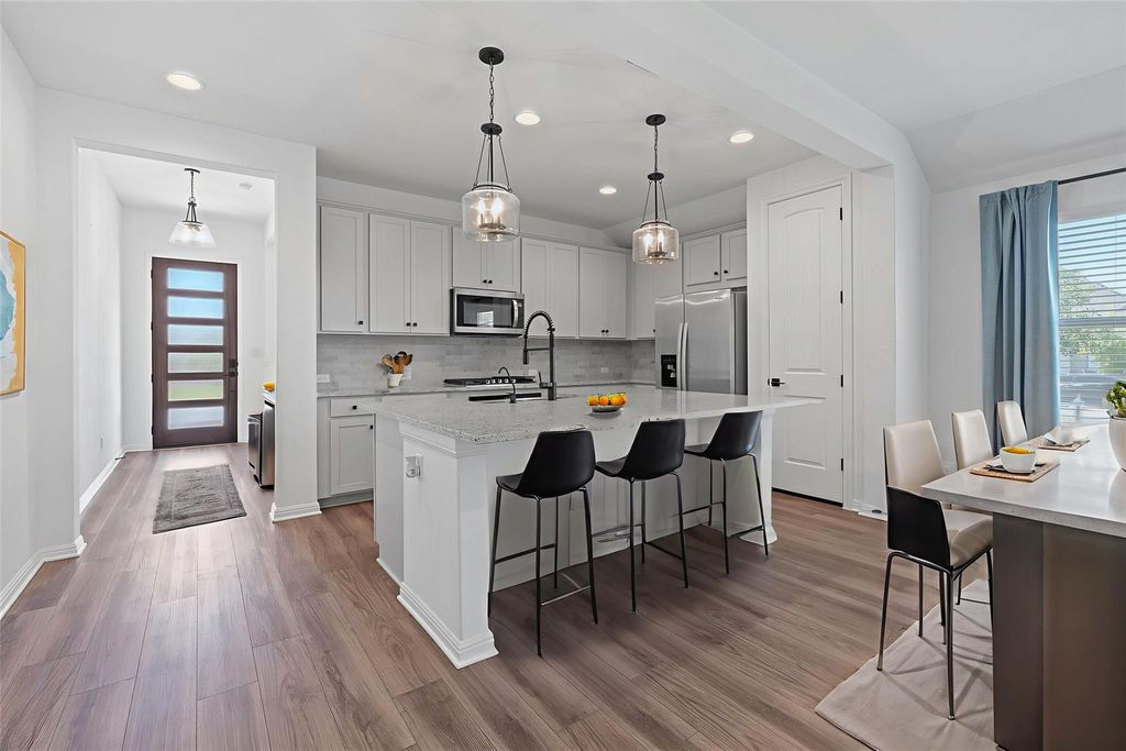 132 Rocking Chair DR, Georgetown, TX 78633