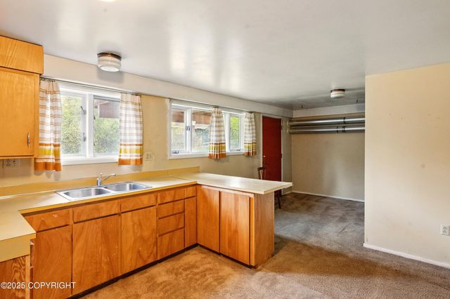 7101 O'Malley Road, Anchorage, AK 99507