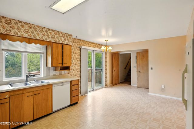 7101 O'Malley Road, Anchorage, AK 99507