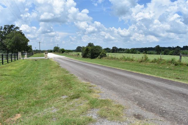 8034 E County Road 212, Buffalo, TX 75831