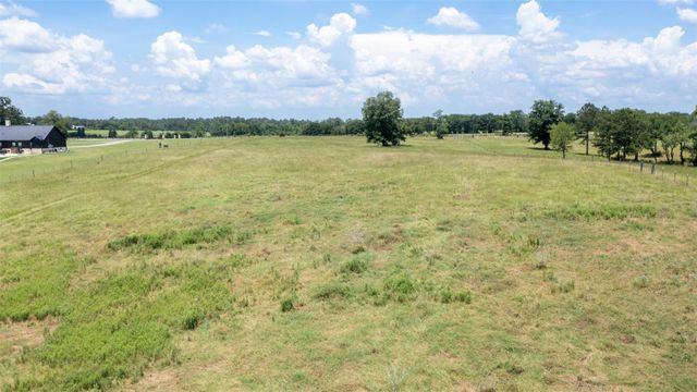 8034 E County Road 212, Buffalo, TX 75831