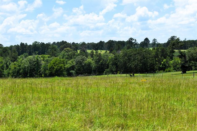 8034 E County Road 212, Buffalo, TX 75831