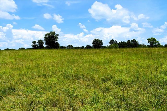 8034 E County Road 212, Buffalo, TX 75831