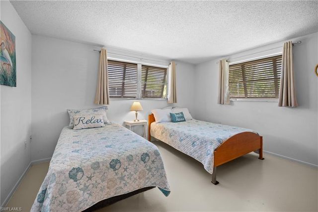 901 Ponderosa RD, Venice, FL 34293