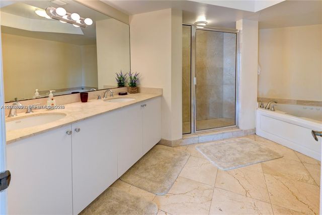 17555 Atlantic Boulevard 902, Sunny Isles Beach, FL 33160