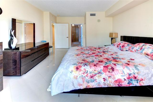 17555 Atlantic Boulevard 902, Sunny Isles Beach, FL 33160