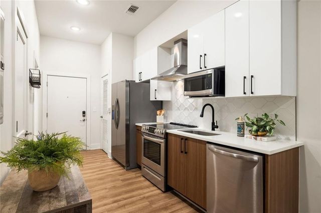 112 Rogers Street NE 202, Atlanta, GA 30317