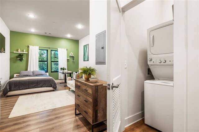112 Rogers Street NE 202, Atlanta, GA 30317