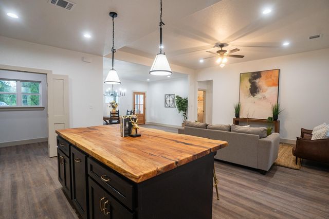 118 Kipapa CT, Bastrop, TX 78602