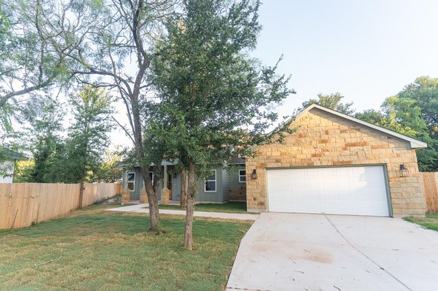 118 Kipapa CT, Bastrop, TX 78602