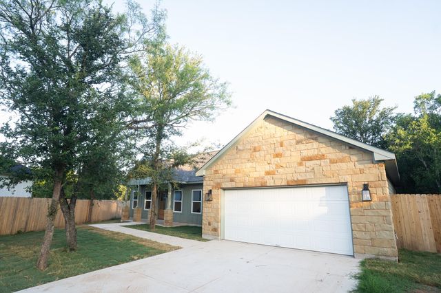118 Kipapa CT, Bastrop, TX 78602