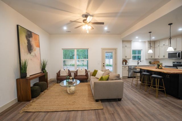 118 Kipapa CT, Bastrop, TX 78602