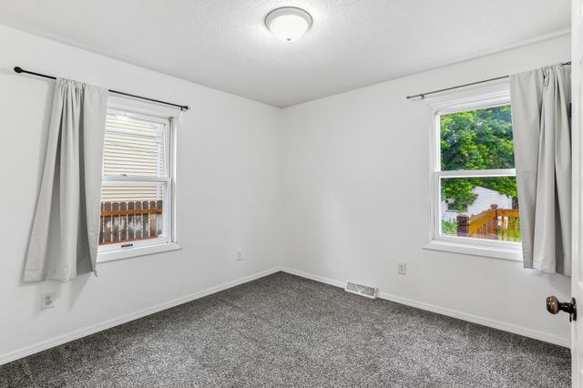 1745 7th Street E, Saint Paul, MN 55106