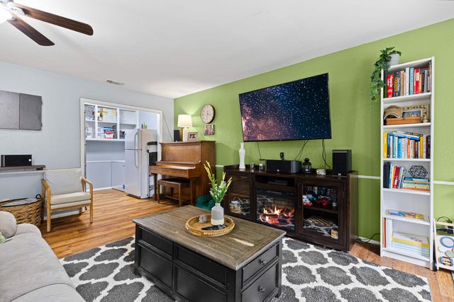 803 Chris Dr, Longview, TX 75605
