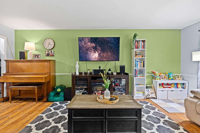 803 Chris Dr, Longview, TX 75605