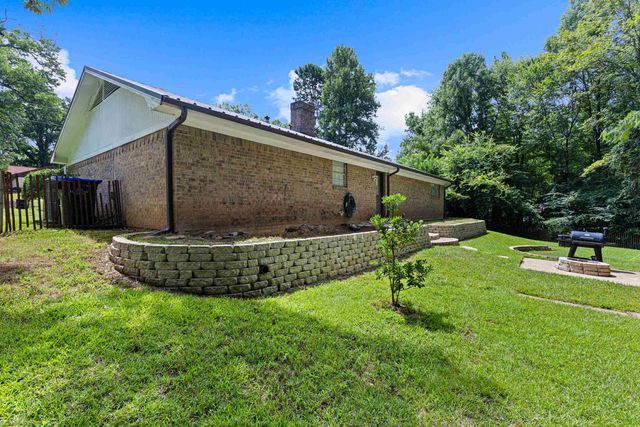 803 Chris Dr, Longview, TX 75605