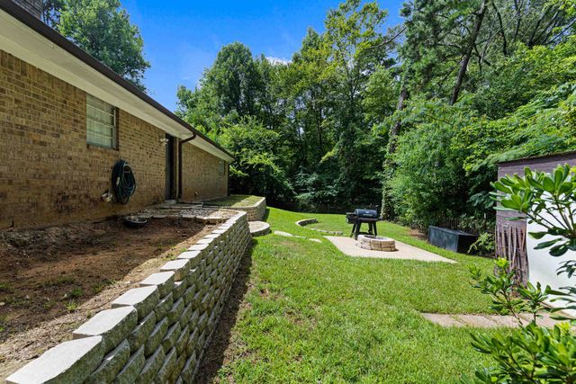 803 Chris Dr, Longview, TX 75605