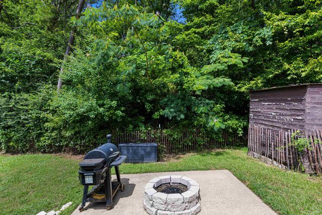 803 Chris Dr, Longview, TX 75605