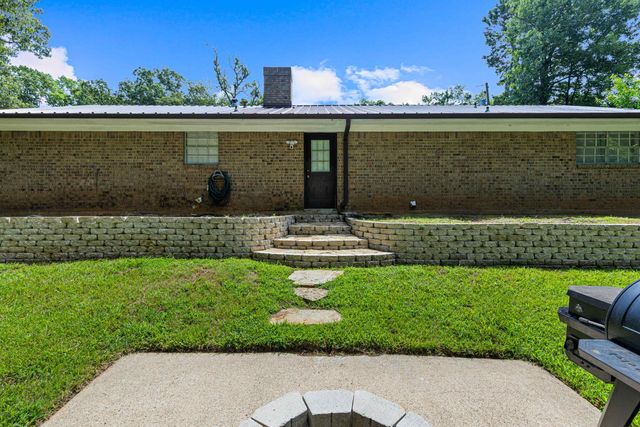 803 Chris Dr, Longview, TX 75605