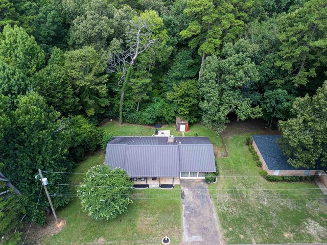 803 Chris Dr, Longview, TX 75605