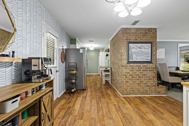 803 Chris Dr, Longview, TX 75605