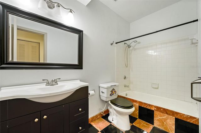 4107 CHATHAM OAK COURT 326, Tampa, FL 33624