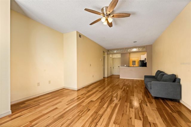 4107 CHATHAM OAK COURT 326, Tampa, FL 33624