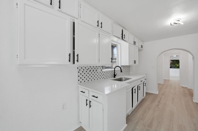 3350 Grafton Avenue, Dallas, TX 75211