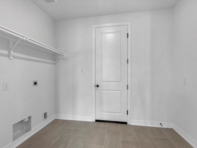 14802 Mission Avenue, Mont Belvieu, TX 77523