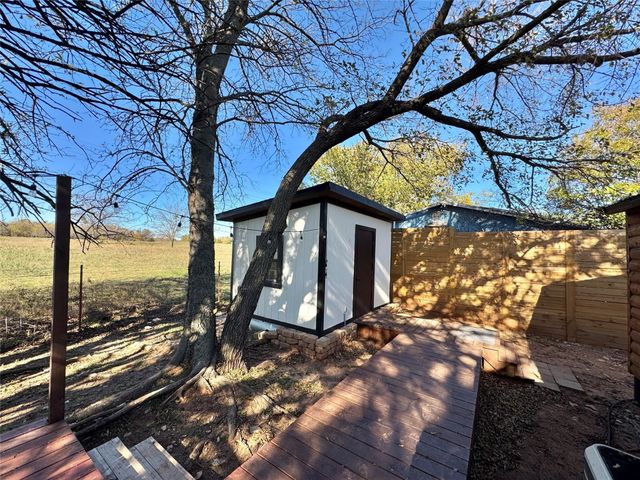 349 Northridge Drive, Gainesville, TX 76240